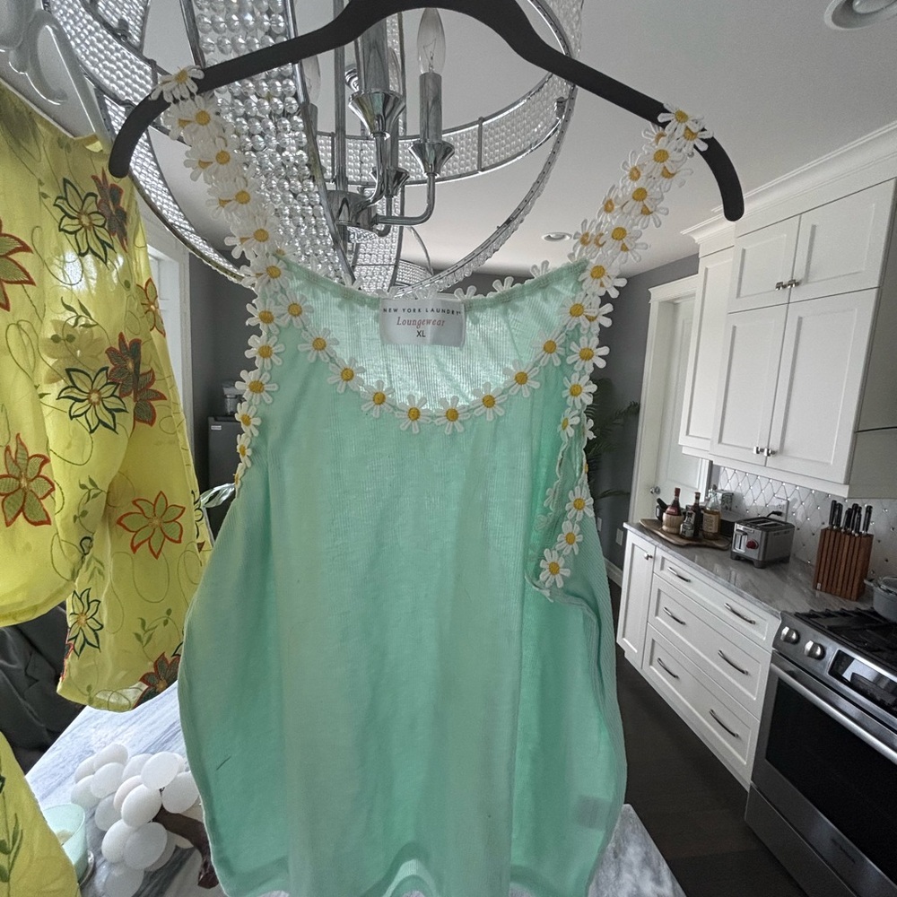 Garcia size medium Boho style get your hippie on top and bonus T-shirt tank top - Picture 8 of 16
